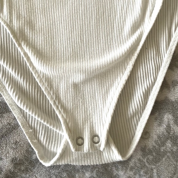 1. STATE Cutout Open Shoulder White Ribbed Bodysuit - Picture 5 of 5